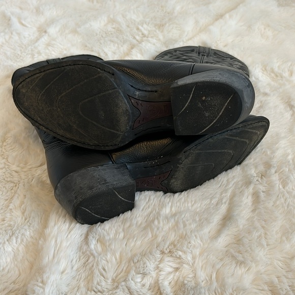 Ariat Heritage R Toe Black Leather Western Boots main image 12